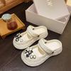 Pantuflas con Agujeros para Mujer Celebridad de Internet Estilo Pixel Sandalias de Suela Gruesa Calzado de Exterior Lindos Zapatos de Playa Antideslizantes Moda Pantuflas Baotou