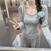  atuendo de primavera: Camiseta Base de Punto con Cuello en U para Mujer, Nuevo Chic Coreano Único de Manga Larga para Principios de Primavera 2026