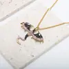 El más vendido en Europa y América, colgante de metal resistente de estilo vintage con diseño de pequeño dragón de dibujos animados que gotea aceite y diamantes, collar de pareja de animales