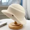 Sombrero Negro Elegante Estilo Francés Inspirado en Audrey Hepburn, Sombrero de Pescador de Punto Cálido de Gama Alta para Otoño e Invierno, Sombrero de Cubo de Punto Cálido para Adelgazar el Rostro