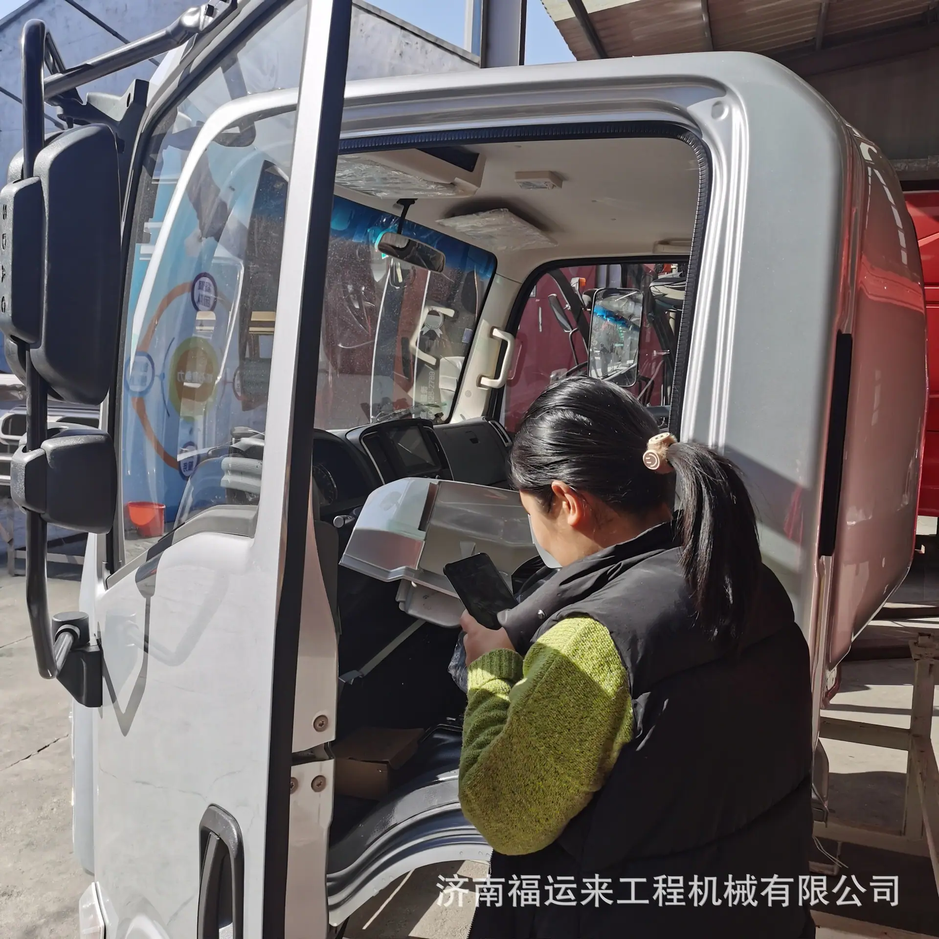 K3000驾驶室 (4).jpg