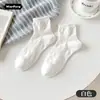 Calcetines Finos de Algodón para Mujer de Primavera, Calcetines Estilo Japonés con Relieve 3D de Media Pantorrilla, Calcetines Versátiles de Color Sólido con Volantes de Encaje Dulce