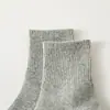 Embalaje separado calcetines de tubo corto fabricantes de calcetines Zhuji al por mayor calcetines de tubo medio negros calcetines de regalo para hombres y mujeres calcetines para baño de pies blancos