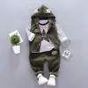 Cardigan con capucha a rayas de manga larga para bebé niño estilo coreano de otoño, traje para niños, conjunto de tres piezas de pana, se puede abrir