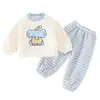 Pijama infantil de fleece coral, nova coleção de inverno, quente e espesso para outono e inverno, com estampas fofas de desenhos animados