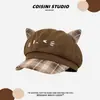 Gorra Octagonal de Estilo Japonés con Orejas de Gato a Cuadros Linda para Niñas, Cuadros Patchwork de Primavera y Otoño, Hace que la Cara Parezca Más Pequeña, Gorra de Boina Versátil