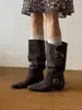 Nuevas botas de gamuza plisada de tacón grueso de moda 2026 para mujer con hebilla de cinturón, punta cuadrada, botas de caballero retro