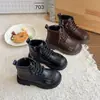 Botas Curtas Quentes Forradas com Lã Estilo Britânico para Meninas 2026 Novidades de Inverno Botas Martin Casuais para Crianças de Meia-Idade e Mais Velhas Tendência