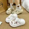 2025 Nuevo Modelo Conejito Manzana Color Café Moño Niña Zuecos Desmontables DIY Encantos de Zapatos Lindos de Dibujos Animados