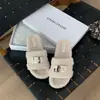 Pantuflas Retro Versátiles Casuales de Suela Gruesa y Peludas para Uso Exterior de Mujer 2025 Otoño e Invierno Nuevo Estilo Hebilla de Cierre Correa Única Cálidos Zapatos de Algodón