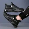 Novos Sapatos Masculinos Primavera e Verão Couro Superior Tênis de Solado Macio Sapatos Casuais Leves Masculinos Sapatos de Couro Quentes com Forro de Lã Esportivo Versátil