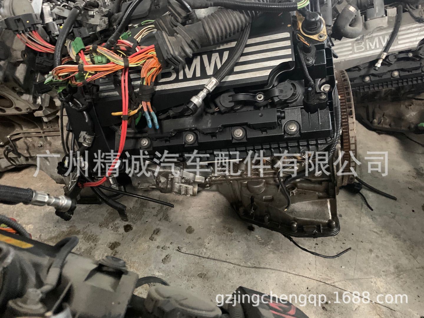 宝马750 N62B48发动机4