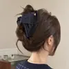 Pinza de Garra Triangular a Cuadros Azul Marino Estilo Coreano para Mujer 2026 Nuevo Estilo para Cabello Grueso Parte Trasera de la Cabeza Pinza de Tiburón de Alta Gama