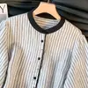 Tops Únicos y Súper Estilosos de Principios de Otoño, Camisas Rayadas de Cuello Redondo con Mangas Largas tipo Linterna para Mujer, Blusas Elegantes de Alta Gama Estilo Coreano