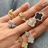 Anillo de Plata de Ley S925 Chapado en Oro K con Diseño de Trébol de Cuatro Hojas para Mujer, Diseño de Nicho, Sensación de Alta Gama, Anillo Elegante y Versátil