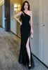 Vestido de Noite Feminino de Alta Qualidade para Banquete Elegante Emagrecedor Apresentadora Aniversário Uma Alça Sexy Cauda de Peixe Fenda Longo