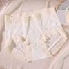Nueva ropa interior de mujer con bloques de color fresa fresca, lazo estampado sin dejar rastro, cintura media, agradable para la piel, antibacteriana.