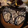 2027 Nuevas Bragas Sexy Europeas y Americanas de Tira Fina Huecas de Seda de Hielo Estampado de Leopardo para Mujer de Cintura Media con Entrepierna de Algodón Puro Tanga para Dama