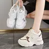 Tênis Inner Torre 2024 Novo Feminino Primavera e Outono Solado Grosso Amortecimento a Ar Absorção de Choque Tênis Leve Mostra Menor Casual Sapatos Femininos