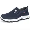 Nuevos Zapatos de Malla para Caminar de Verano para Hombre, Suela Blanda, Transpirables, Slip-On Casuales, Zapatos de Suela Gruesa para Hombres de mediana edad y ancianos, Papás