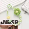 Otoño e Invierno Nuevo Estilo Coreano Colgante de Bola de Felpa Hecho a Mano con Cuentas Colgante para Teléfono Móvil Pulsera Corta Cadena Antiperdida para Mujeres