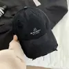 Gorra de béisbol amarilla bordada con letras estilo coreano para mujer, simple y versátil para primavera y verano, hace que la cara se vea más pequeña, gorra suave de visera de pato, mismo estilo para parejas