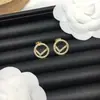 Brincos F Marca/Fen Marca Europeus e Americanos Letra F Cravejados de Estrelas para Mulheres, Pino de Prata 925, Brincos de Latão Retro de Luxo Leve, Venda Direta do Fabricante