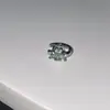 Brincos de Broche Reto em Forma de D de Trevo de Quatro Folhas Brilhantes Personalidade Versátil Argolas Cravejadas de Diamantes para Mulheres