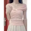 Camiseta Feminina de Verão Manga Curta com Design Kink Decote V Puro Slim Fit Emagrecedor Ombros Duas Formas de Usar Sexy Top Picante