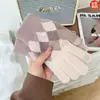 Luvas Meias de Diamante Quentes para Escrever no Inverno Xadrez Tricotadas Versáteis Dedos Livres Tela Sensível ao Toque Luvas de Nova Moda