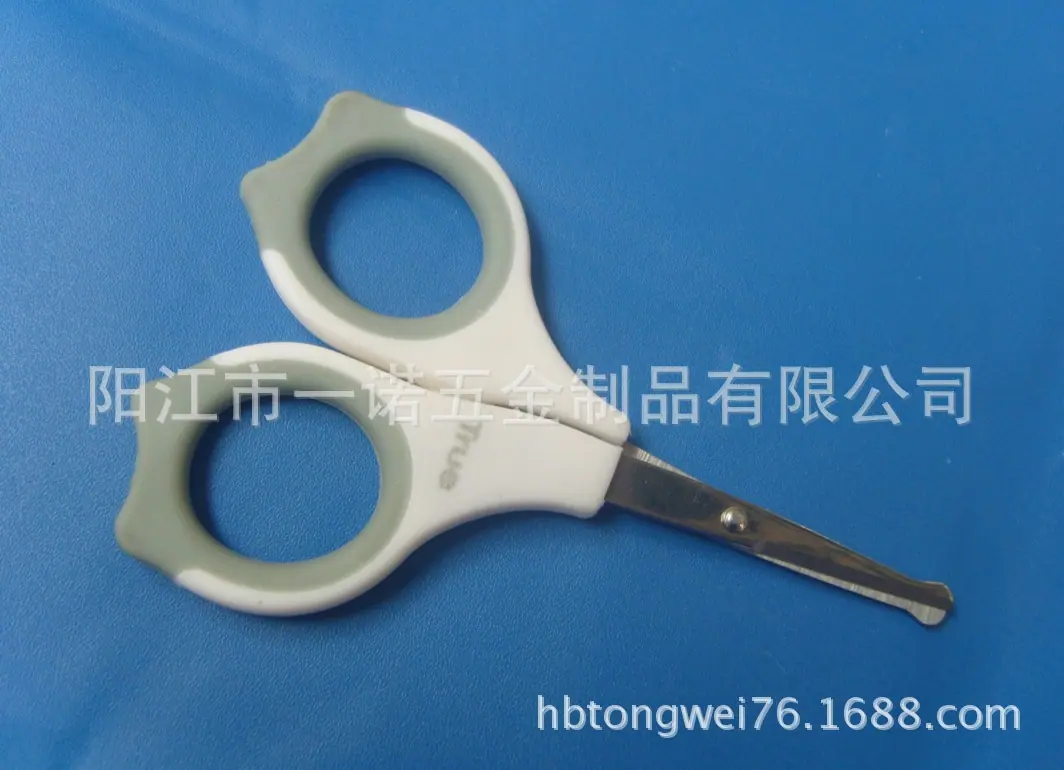 剪刀照片 028B剪刀尺寸10.5X6.8CM,五金厚度1.