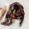 Outono e Inverno Algodão Linho Fino Pequena Estampa Floral Combinação de Cores Temperamento Artístico Longo Retrô Macio Waxy Quente Nova Moda Xale Feminino