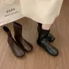 Primer Encuentro Jifa Frances Aumento de Altura Interior Punta Redonda Delgadas Botines Cortos Mujer 2026 Otoño/Invierno Nuevos Versátiles para el Trabajo Botas de Moda con Temperamento