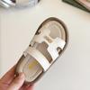 Chinelo Infantil 2025 Verão Novo Estilo Bebê Menino Solado Macio Chinelos da Moda para Meninos e Meninas Respirável Roupa de Exterior Chinelos Infantis para Mulheres