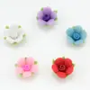 Flores de arcilla blanda al por mayor con hojas, con cuentas, para joyería DIY, material hecho a mano, accesorios con agujeros, lindos, multicolor, 14 mm