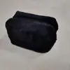 Ins Girly Color Puro Nueva Bolsa de Lápices de Felpa Bolso de Mano Color Caramelo Portátil Dulce Suave Cera Bolsa de Cosméticos Bolsa de Lápices