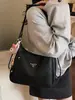 Bolsa de Tote Popular Transfronteriza, Gran Capacidad, Nuevo Modelo 2026 para Mujer, Mochila Multifuncional de Tres Vías, Bolso Cruzado Casual de Alta Gama