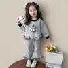 Conjunto Estiloso de Duas Peças para Meninas - Primavera - Moletom com Capuz e Calça Jogger - Conjunto de Coelhinho com Estampa Xadrez de Desenho Animado - Estilo Outono Inicial - Versão Coreana