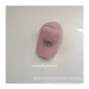 Boné Infantil 2025 Bordado Simples com Letra Estilo Ocidental para Meninos e Meninas Versátil Casual Protetor Solar Boné de Beisebol