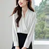 Toma real: Camisa adelgazante de satén con cuello en V, ropa de mujer de primavera, nueva camisa coreana de manga larga 2026, elegante camisa adelgazante de gasa