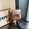 Bolso pequeño de moda de nicho francés para mujer, nuevo bolso de hombro retro personalizado, popular entre los hombros, 2023