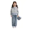 Sudadera de primavera para niña 2026 nuevo estilo patchwork a cuadros con cintura de encaje, sudadera casual de dibujos animados de moda