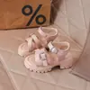 Sandalias Infantiles Primavera Verano Nuevo Estilo Niñas Suela Gruesa Zapatos Romanos Versátiles Moda Punta Abierta Zapatos de Tacón Alto Zapatos para Exteriores Playa