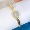 Pulsera Minimalista Exclusiva Transfronteriza de Zirconia Chapada en Oro de 18K Brazalete de Cristal Geométrico Abierto Ajustable Joyería