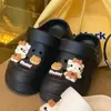 2026 Nuevos Zuecos de EVA con Suela Gruesa para Mujer con Linda Decoración de Gato de Dibujos Animados, Zapatos de Jardín de Uso Bidireccional, Venta al por Mayor de Fábrica