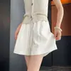 Shorts Blancos Estilo Japonés para Mujer, Estilo Delgado de Verano 2026, Corte Holgado para Figuras Pequeñas, de Pierna Ancha, de Cinco Puntos, Casual, de Algodón y Lino, de Longitud Media