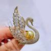 Broche de cisne de alta gama para mujer, elegante ramillete de perlas de lujo, nuevo nicho, alfiler de alta gama, accesorios para trajes