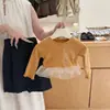 Pequeña Hermana Dulce¡Original! Conjunto de Otoño para Niña: Top con Ribete de Encaje Naranja, Camiseta, Pantalones de Pierna Ancha, Conjunto de Dos Piezas Estilo Coreano, Moderno