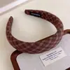 Faixa de Cabeça com Coroa Alta para Mulheres, Novo Estilo com Toque de Luxo, Faixa de Cabelo Larga Versátil para Sair, Acessório de Cabelo para Lavar o Rosto