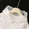 Chaqueta blusa blanca de jardín con estampado floral de gardenias, estilo coreano dulce y temática de bosque para niñas, prenda exterior ligera para salir en verano